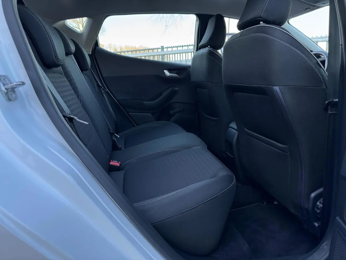 1.0 EcoBoost Titanium NIEUWE RIEM / WINTERPACK / INPARKEREN / LMV / CARPLAY / NAVIGATIE / ACC / CAMERA
