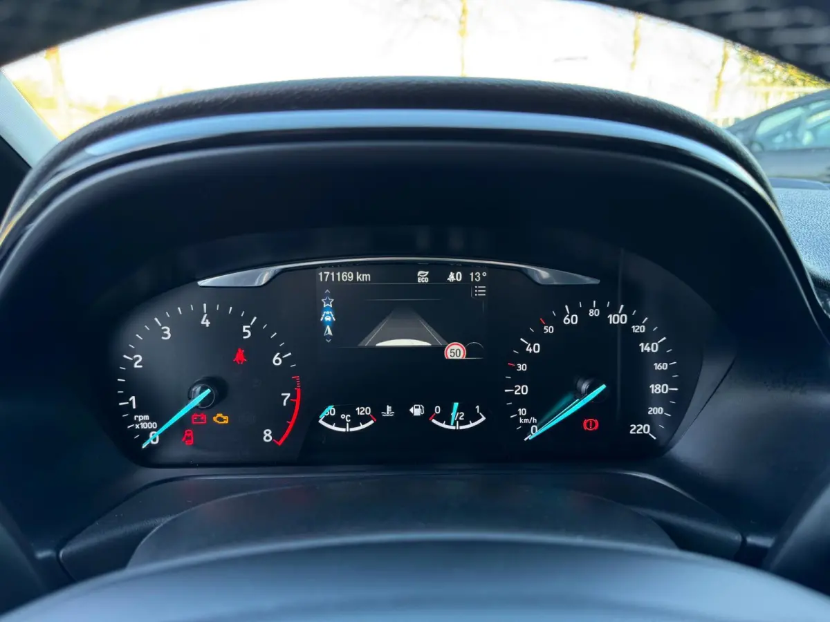 1.0 EcoBoost Titanium NIEUWE RIEM / WINTERPACK / INPARKEREN / LMV / CARPLAY / NAVIGATIE / ACC / CAMERA