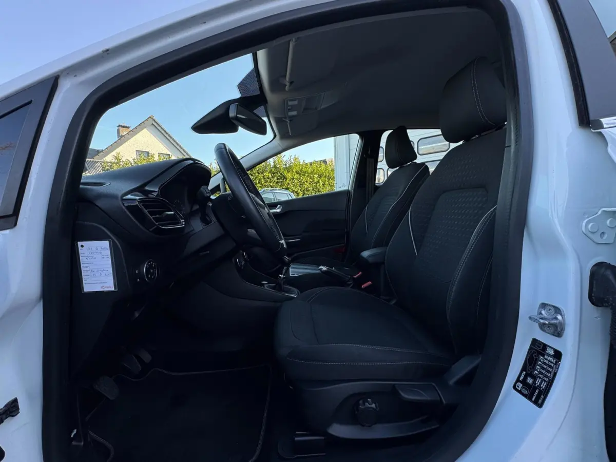 1.0 EcoBoost Titanium NIEUWE RIEM / WINTERPACK / INPARKEREN / LMV / CARPLAY / NAVIGATIE / ACC / CAMERA