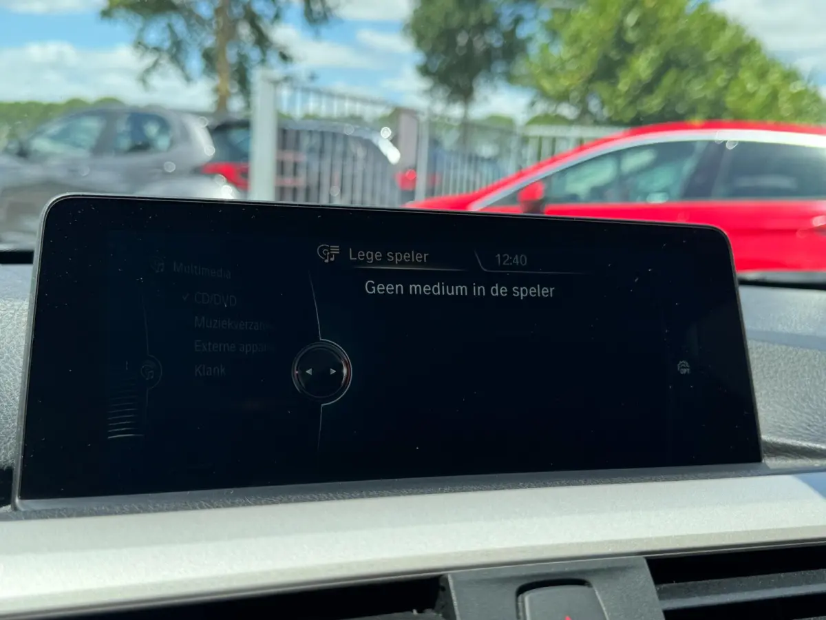320i High Executive 184 PK / PDC / NAVIGATIE / CRUISE / NL AUTO / LEDER / AUTOMAAT