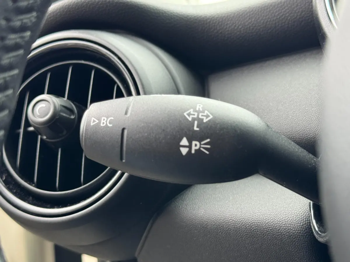 1.5 One First PARKEERSENSOREN / LMV / STOELVERWARMING / AIRCO