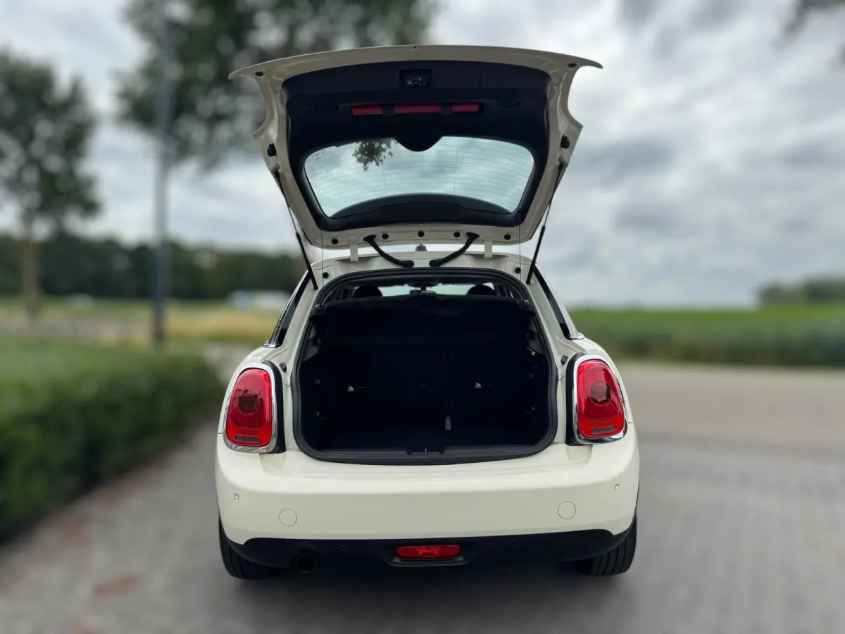 1.5 One First PARKEERSENSOREN / LMV / STOELVERWARMING / AIRCO