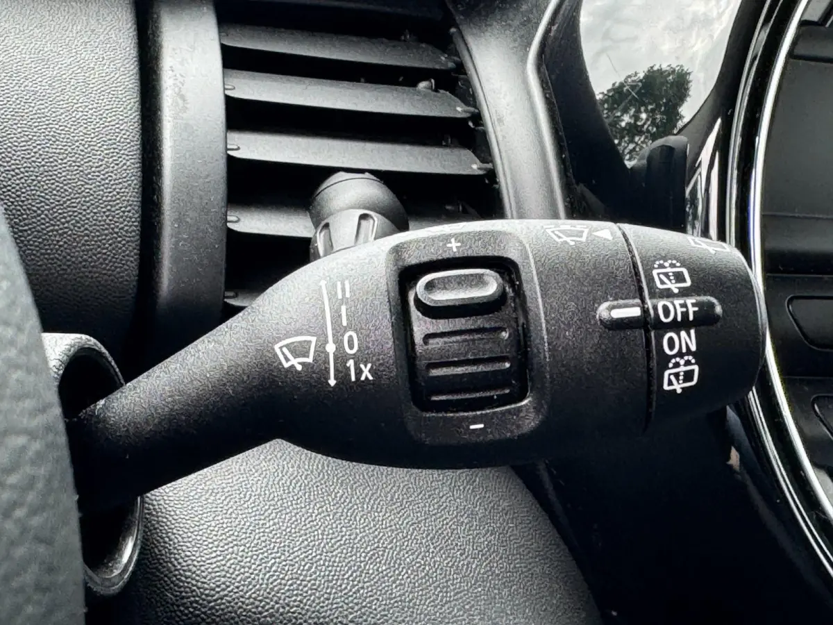 1.5 One First PARKEERSENSOREN / LMV / STOELVERWARMING / AIRCO