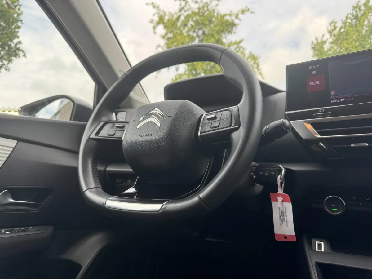 1.2 Puretech Feel AFNEEMBARE TREKHAAK / CAMERA / NAVI / CARPLAY / PDC / CRUISE CONTROL / BLUETOOTH / DAB