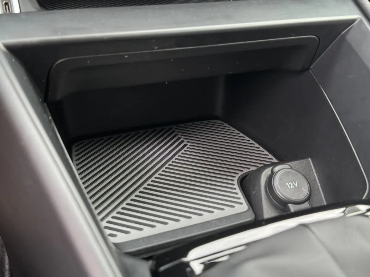 1.2 Puretech Feel AFNEEMBARE TREKHAAK / CAMERA / NAVI / CARPLAY / PDC / CRUISE CONTROL / BLUETOOTH / DAB