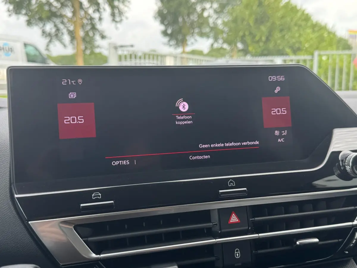 1.2 Puretech Feel AFNEEMBARE TREKHAAK / CAMERA / NAVI / CARPLAY / PDC / CRUISE CONTROL / BLUETOOTH / DAB