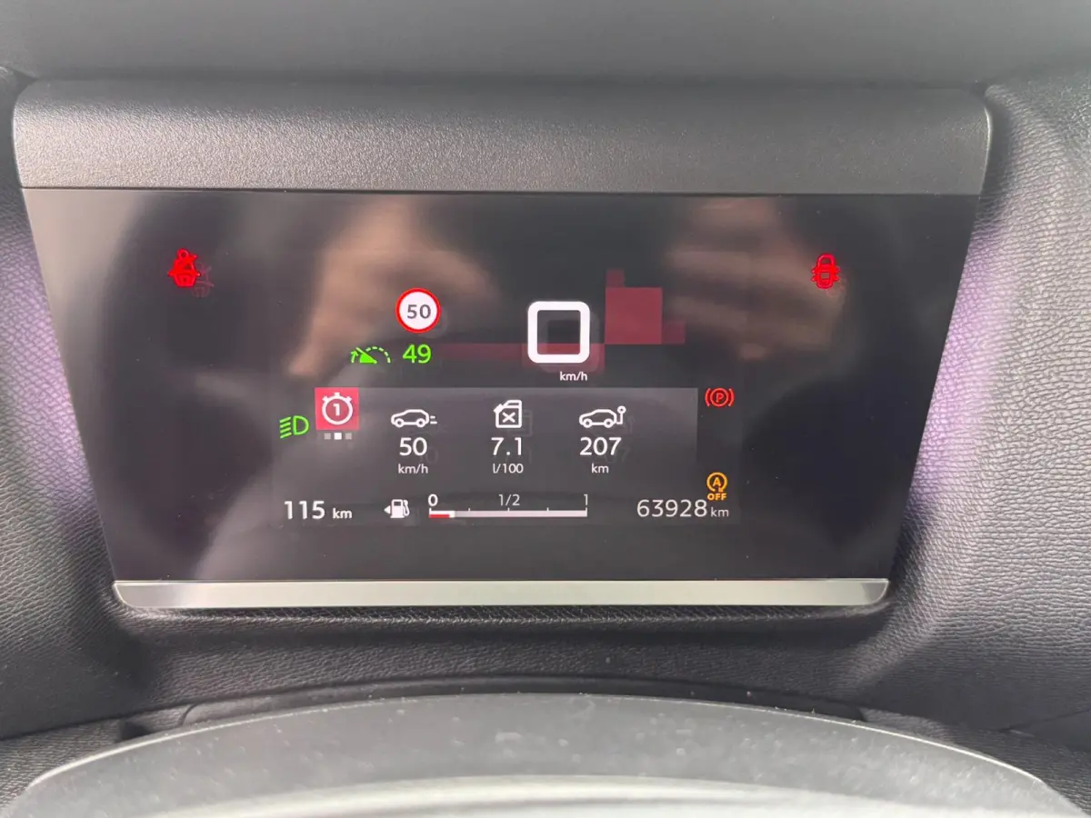1.2 Puretech Feel AFNEEMBARE TREKHAAK / CAMERA / NAVI / CARPLAY / PDC / CRUISE CONTROL / BLUETOOTH / DAB