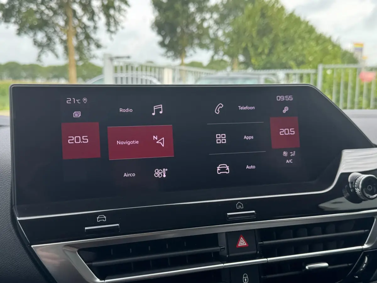 1.2 Puretech Feel AFNEEMBARE TREKHAAK / CAMERA / NAVI / CARPLAY / PDC / CRUISE CONTROL / BLUETOOTH / DAB
