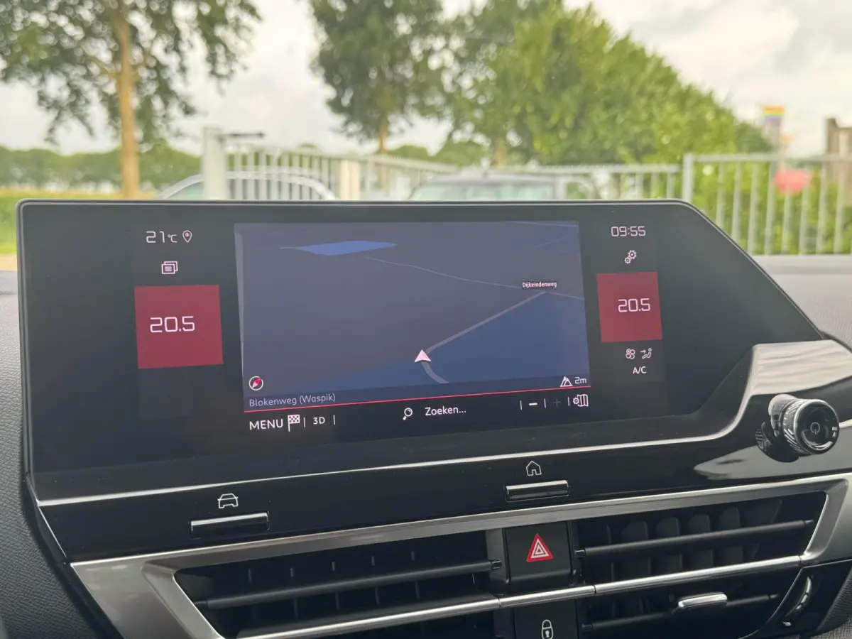 1.2 Puretech Feel AFNEEMBARE TREKHAAK / CAMERA / NAVI / CARPLAY / PDC / CRUISE CONTROL / BLUETOOTH / DAB