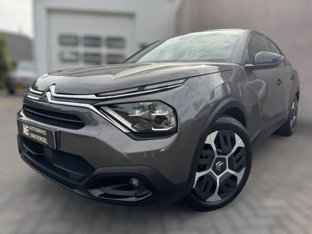 1.2 Puretech Feel AFNEEMBARE TREKHAAK / CAMERA / NAVI / CARPLAY / PDC / CRUISE CONTROL / BLUETOOTH / DAB