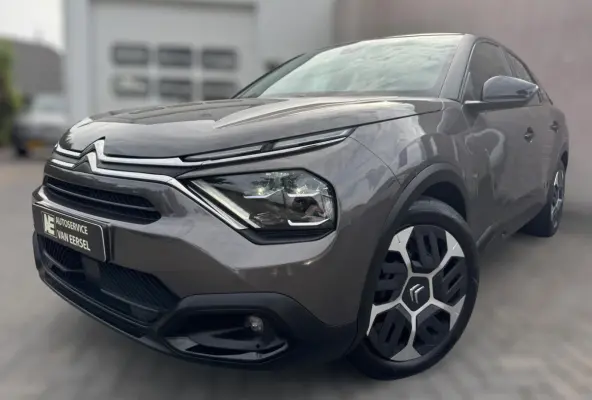1.2 Puretech Feel AFNEEMBARE TREKHAAK / CAMERA / NAVI / CARPLAY / PDC / CRUISE CONTROL / BLUETOOTH / DAB