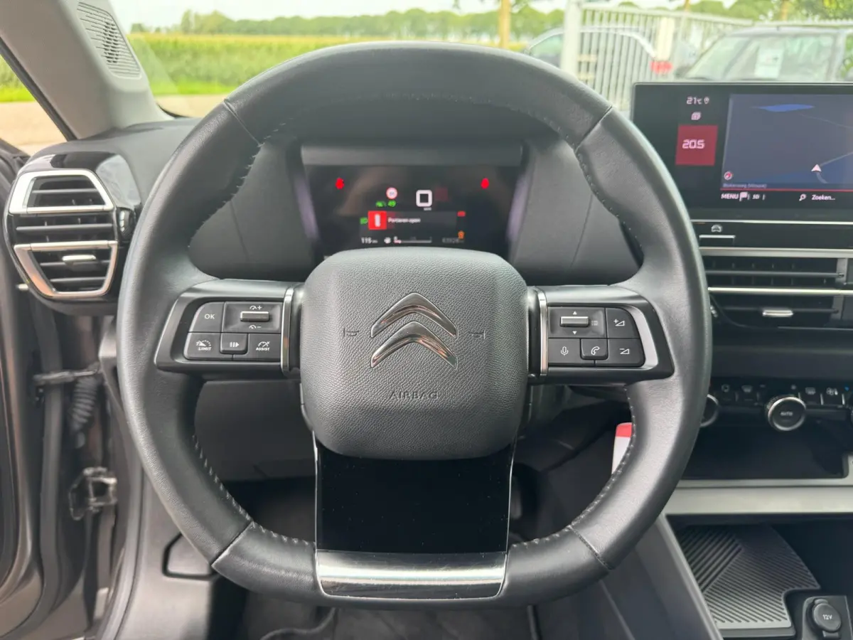 1.2 Puretech Feel AFNEEMBARE TREKHAAK / CAMERA / NAVI / CARPLAY / PDC / CRUISE CONTROL / BLUETOOTH / DAB