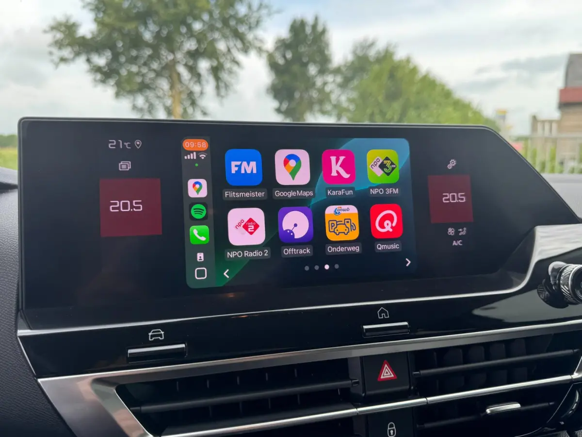 1.2 Puretech Feel AFNEEMBARE TREKHAAK / CAMERA / NAVI / CARPLAY / PDC / CRUISE CONTROL / BLUETOOTH / DAB