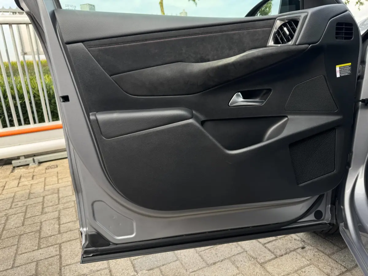 1.2 PureTech Business AUTOMAAT / PDC / CARPLAY / CRUISE CONTROL / ZEER FRAAI DESIGN / ECC / LMV