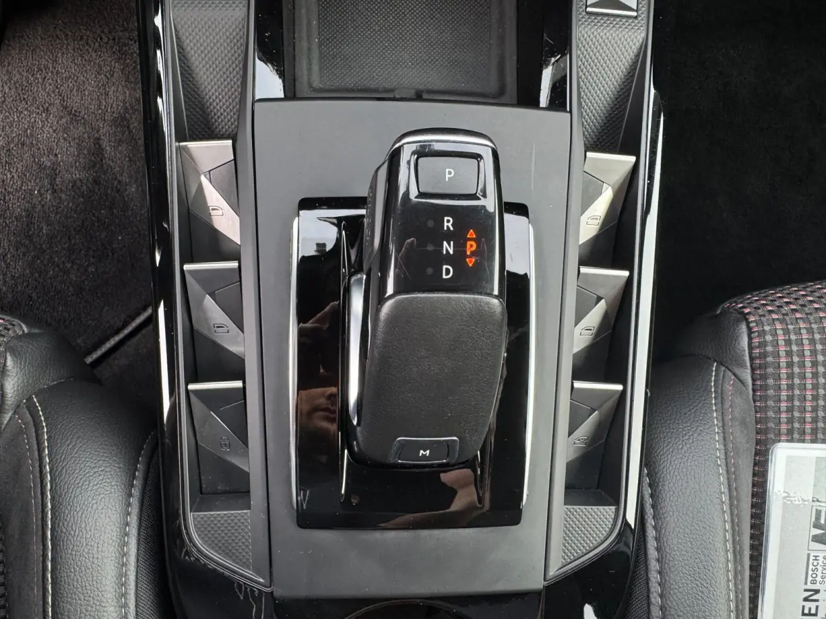 1.2 PureTech Business AUTOMAAT / PDC / CARPLAY / CRUISE CONTROL / ZEER FRAAI DESIGN / ECC / LMV