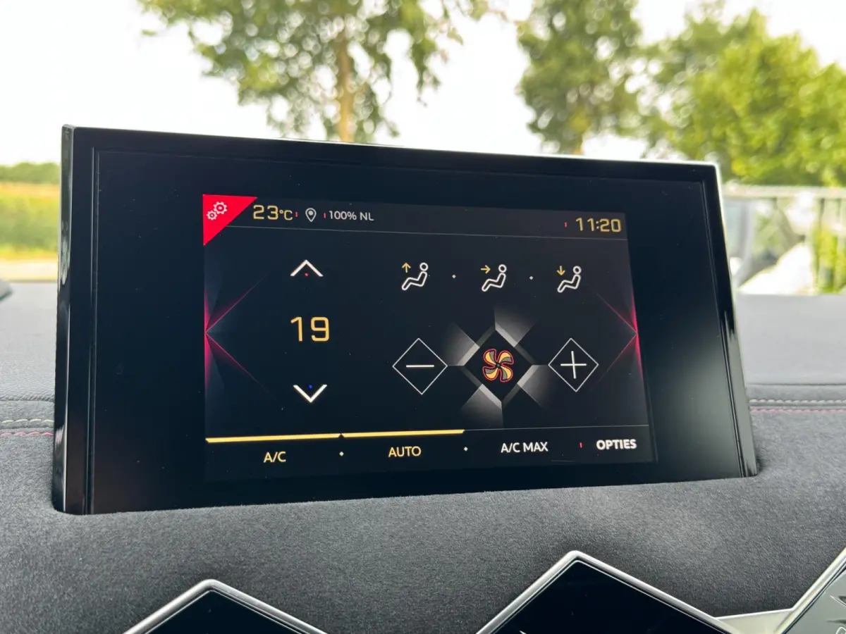 1.2 PureTech Business AUTOMAAT / PDC / CARPLAY / CRUISE CONTROL / ZEER FRAAI DESIGN / ECC / LMV