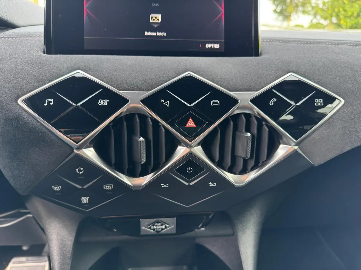 1.2 PureTech Business AUTOMAAT / PDC / CARPLAY / CRUISE CONTROL / ZEER FRAAI DESIGN / ECC / LMV