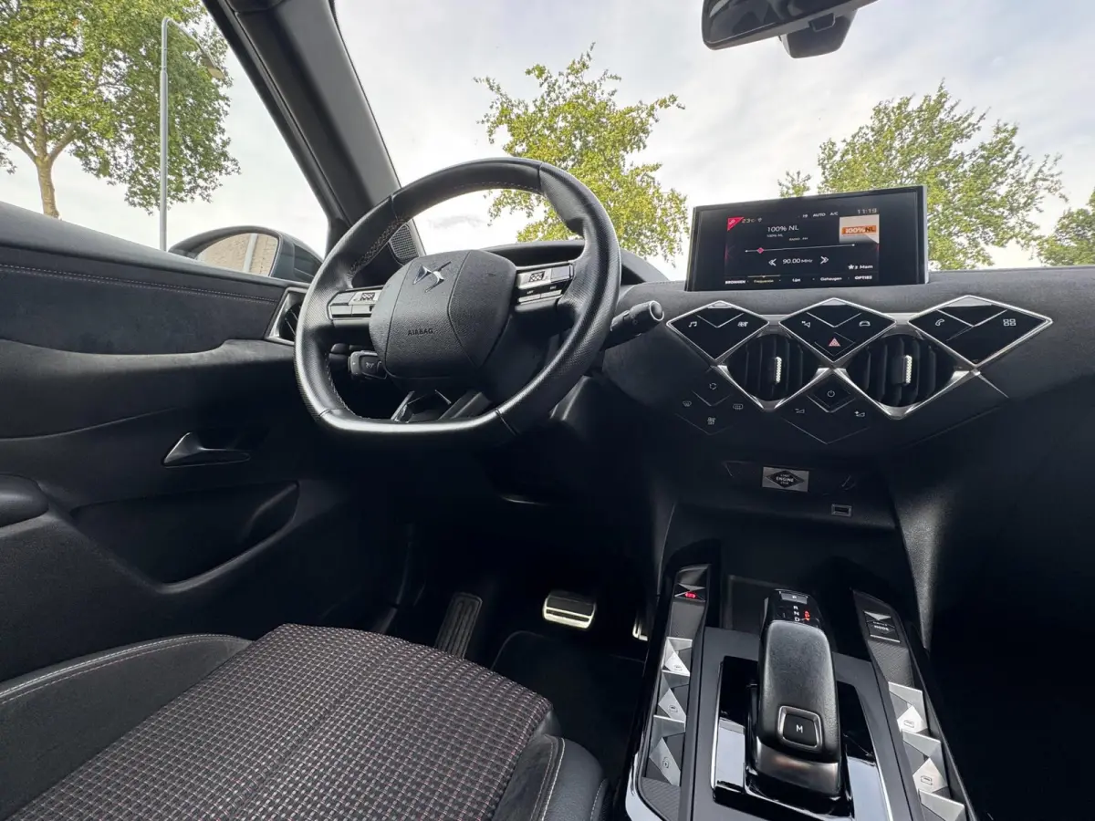 1.2 PureTech Business AUTOMAAT / PDC / CARPLAY / CRUISE CONTROL / ZEER FRAAI DESIGN / ECC / LMV