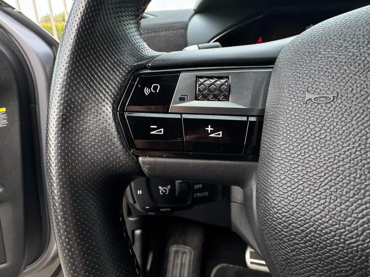 1.2 PureTech Business AUTOMAAT / PDC / CARPLAY / CRUISE CONTROL / ZEER FRAAI DESIGN / ECC / LMV