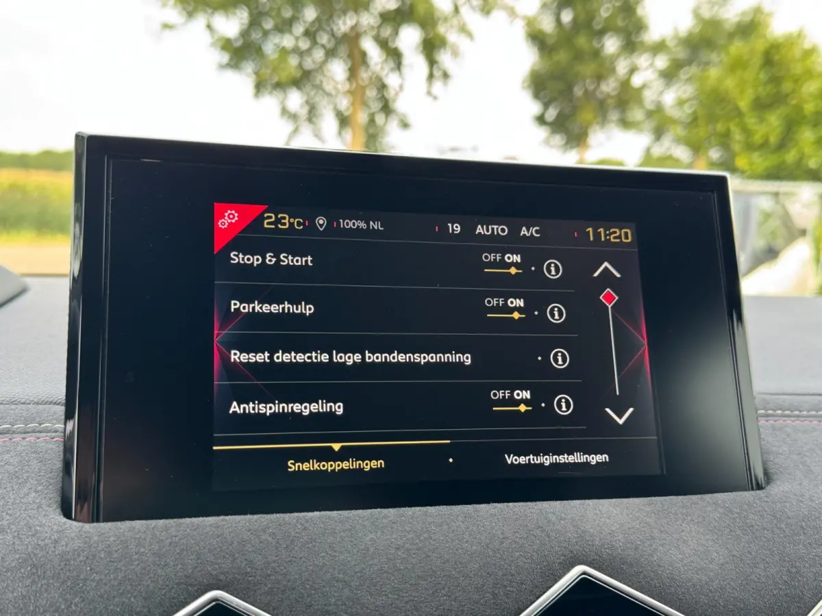 1.2 PureTech Business AUTOMAAT / PDC / CARPLAY / CRUISE CONTROL / ZEER FRAAI DESIGN / ECC / LMV