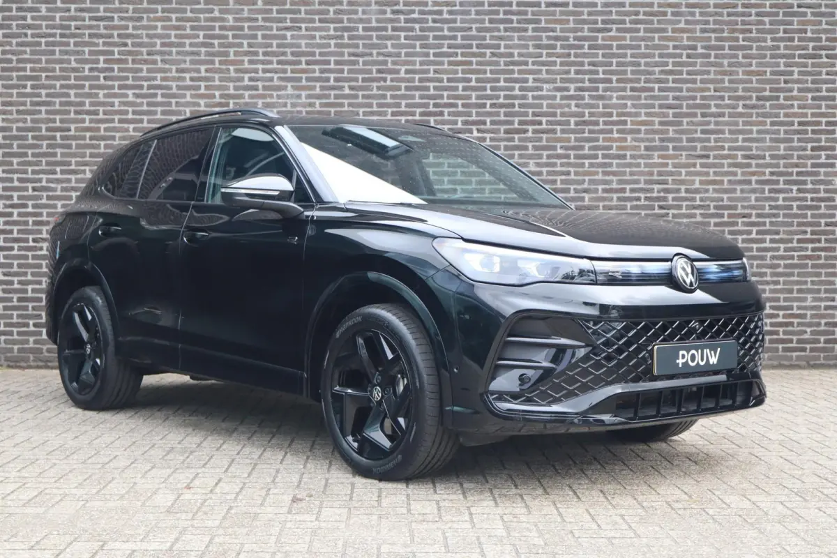 1.5 eHybrid 204pk R-Line Edition | SoH 100% | 360 Camera | Trekhaak Wegklapbaar | Blackstyle