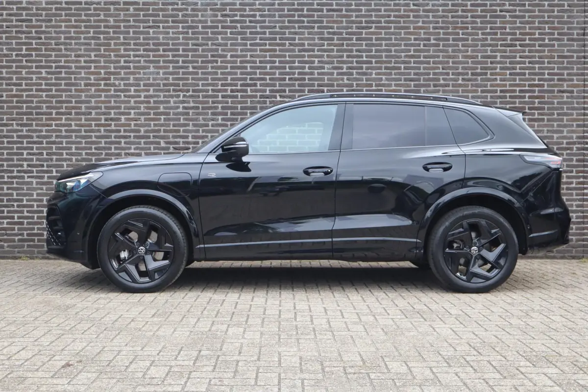 1.5 eHybrid 204pk R-Line Edition | SoH 100% | 360 Camera | Trekhaak Wegklapbaar | Blackstyle