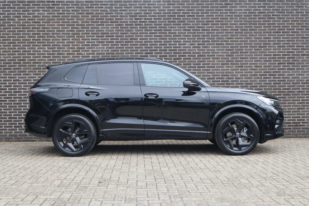 1.5 eHybrid 204pk R-Line Edition | SoH 100% | 360 Camera | Trekhaak Wegklapbaar | Blackstyle