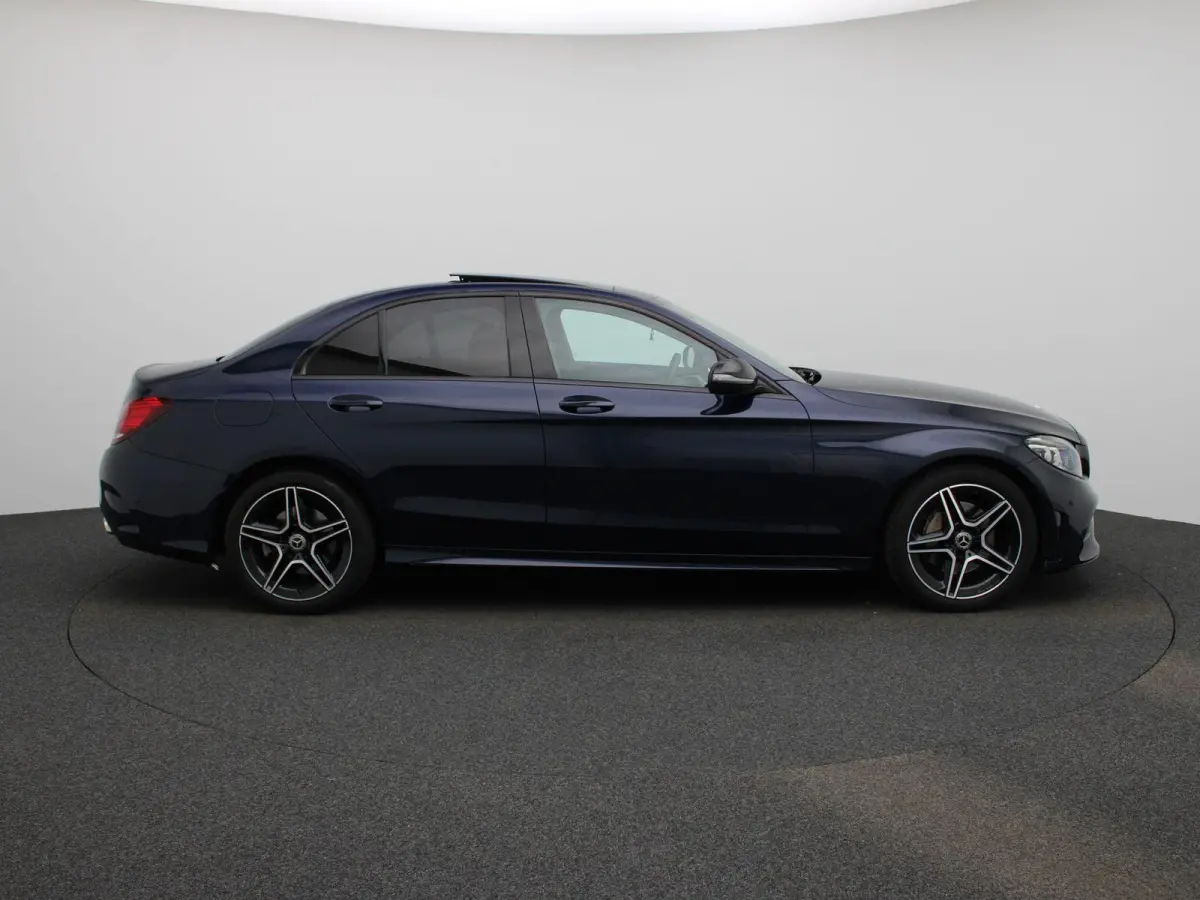180 Business Solution Plus Upgrade Edition | Automaat | Apple Carplay / Android Auto | Panoramadak | Sfeerverlichting | Achteruitrijcamera | Parkeersensoren |