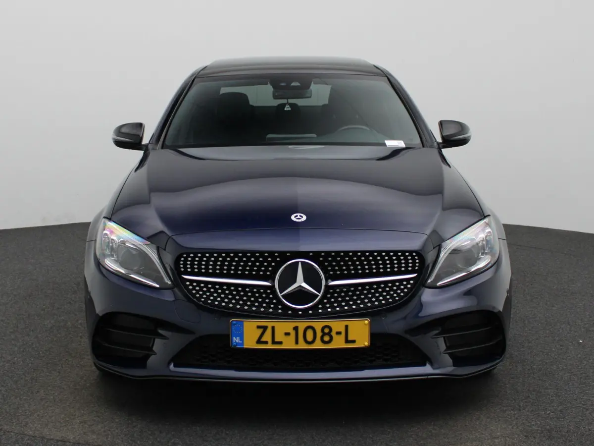 180 Business Solution Plus Upgrade Edition | Automaat | Apple Carplay / Android Auto | Panoramadak | Sfeerverlichting | Achteruitrijcamera | Parkeersensoren |