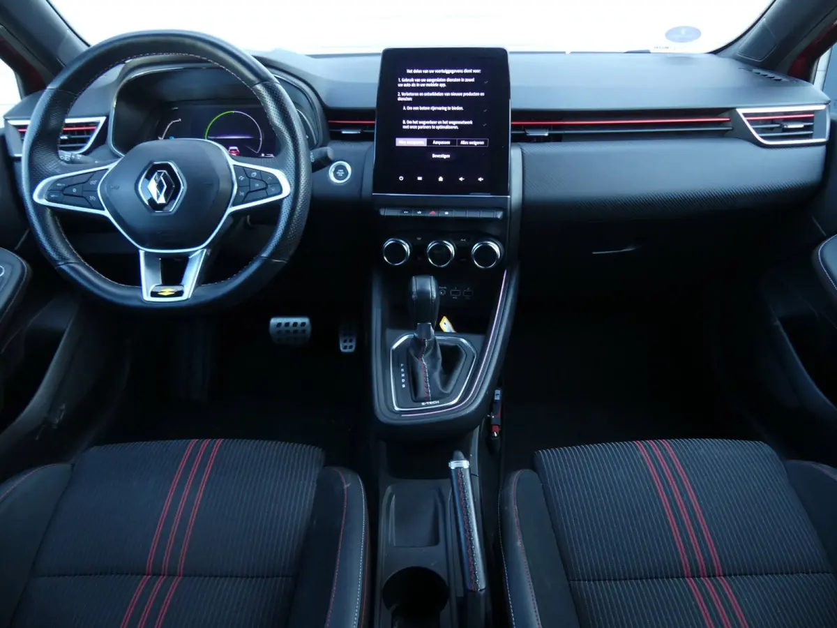 1.6 E-Tech Hybrid 140 R.S. Line / Carplay / Camera