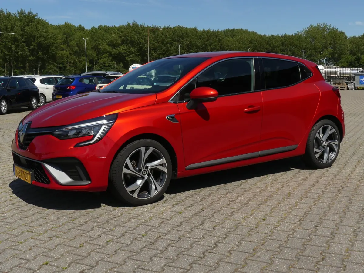 1.6 E-Tech Hybrid 140 R.S. Line / Carplay / Camera