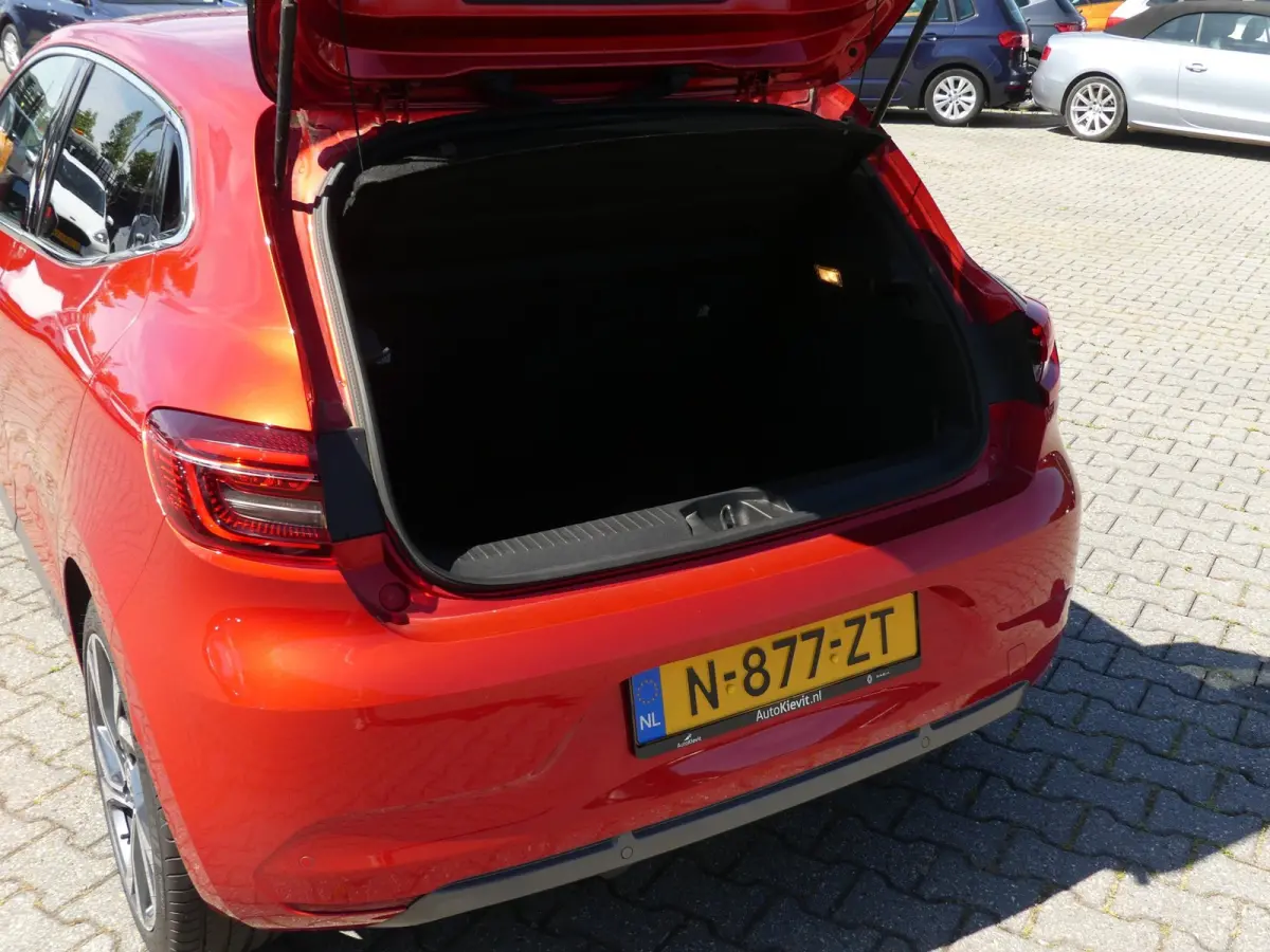 1.6 E-Tech Hybrid 140 R.S. Line / Carplay / Camera