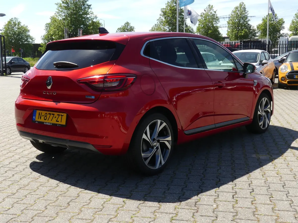 1.6 E-Tech Hybrid 140 R.S. Line / Carplay / Camera