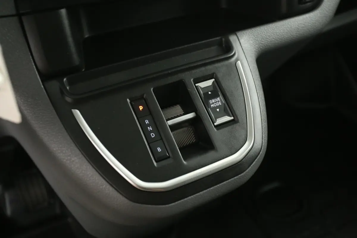 L2H1 75 kWh Long Range | Snelladen | SOH 90% | Airco | Cruise | Camera | Carplay | 2xSchuifdeur | 3 Zits | Trekhaak