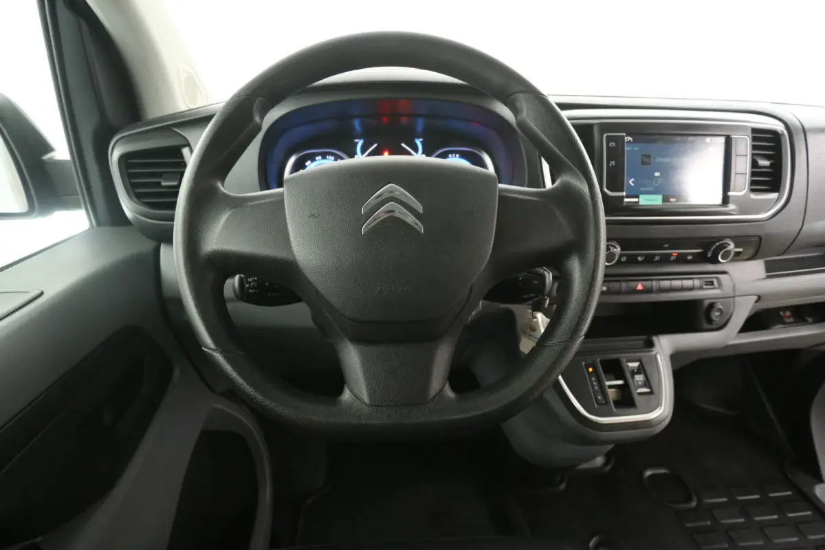 L2H1 75 kWh Long Range | Snelladen | SOH 90% | Airco | Cruise | Camera | Carplay | 2xSchuifdeur | 3 Zits | Trekhaak