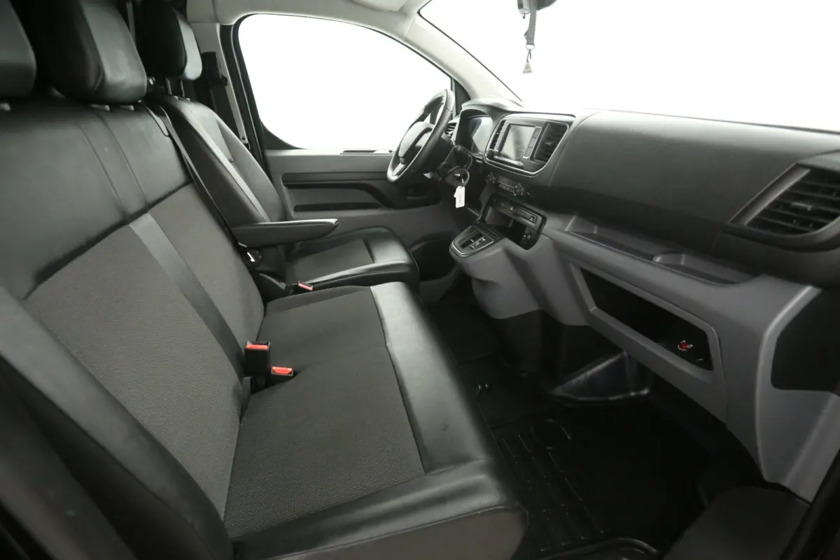 L2H1 75 kWh Long Range | Snelladen | SOH 90% | Airco | Cruise | Camera | Carplay | 2xSchuifdeur | 3 Zits | Trekhaak
