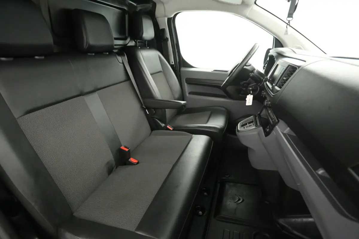L2H1 75 kWh Long Range | Snelladen | SOH 90% | Airco | Cruise | Camera | Carplay | 2xSchuifdeur | 3 Zits | Trekhaak