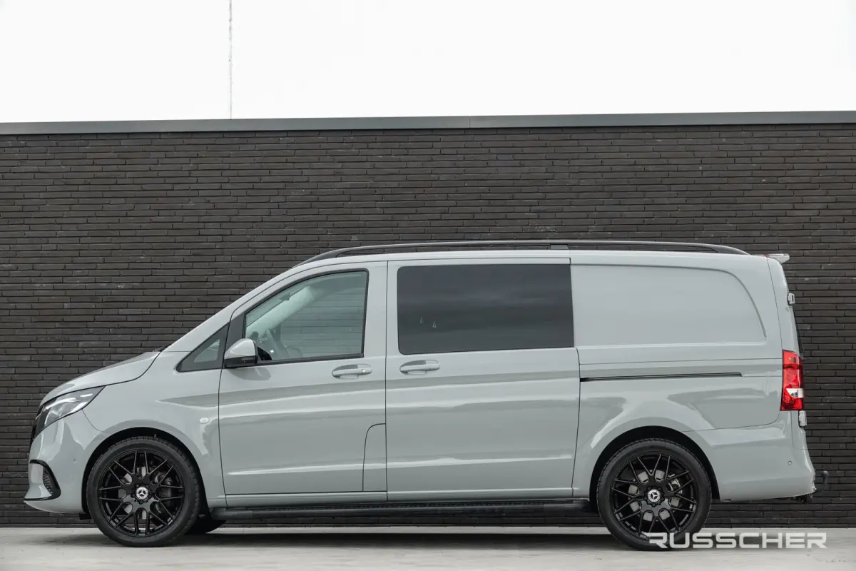 119Cdi 190Pk 9G-Tronic Aut. | Dubbele Cabine | Select | Lang | 360° Camera | 2xSchuifdeur | Treeplanken | 20'' | Alpine Grey