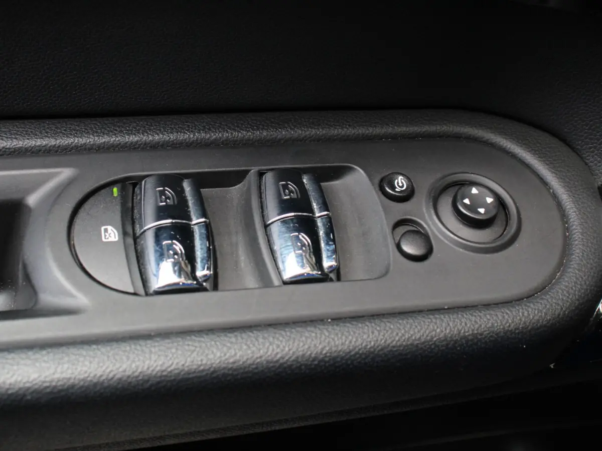 1.5 Cooper ALL4 PHEV Navigatie Climate Control Lichtmetalen Velgen Led