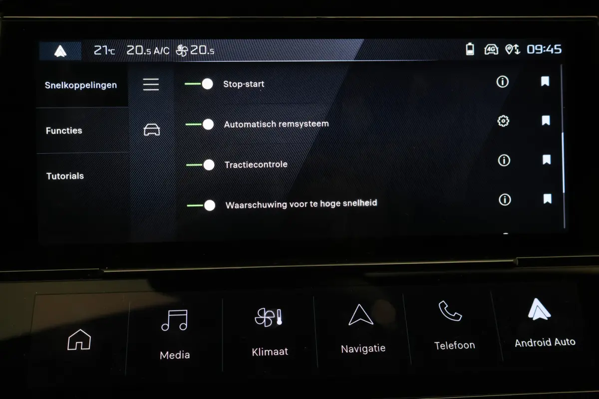 1.2 Hybrid 145 e-DCS6 Allure 360° Camera, Apple CarPlay, ACC, Climate Control, Navigatie, 17"