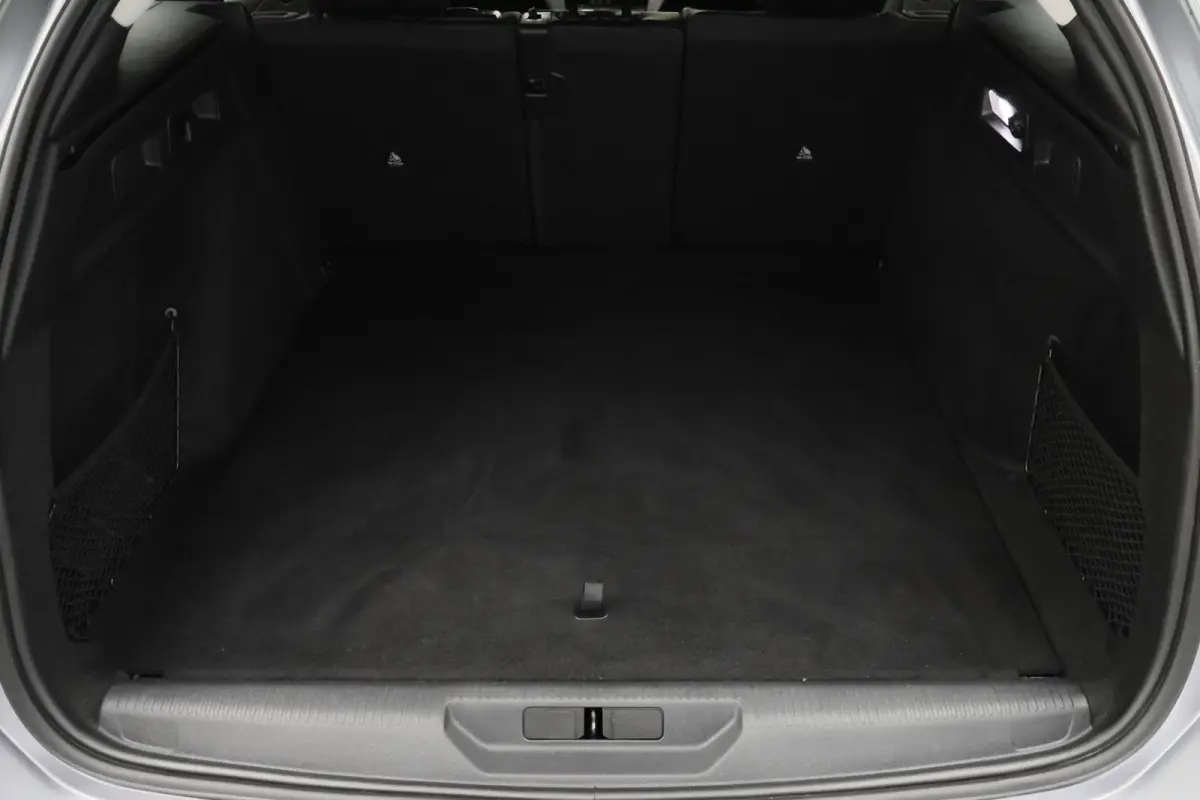 1.2 Hybrid 145 e-DCS6 Allure 360° Camera, Apple CarPlay, ACC, Climate Control, Navigatie, 17"