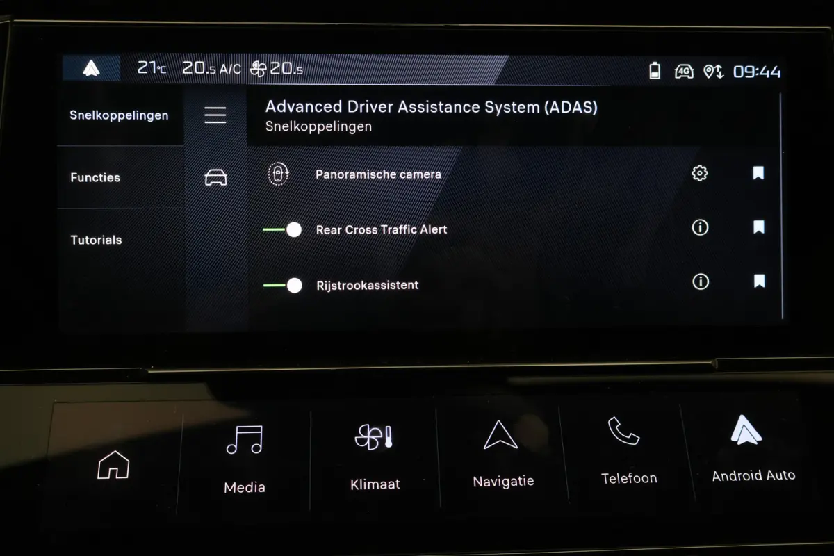 1.2 Hybrid 145 e-DCS6 Allure 360° Camera, Apple CarPlay, ACC, Climate Control, Navigatie, 17"