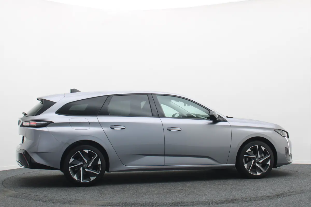 1.2 Hybrid 145 e-DCS6 Allure 360° Camera, Apple CarPlay, ACC, Climate Control, Navigatie, 17"