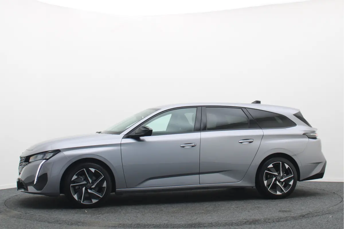 1.2 Hybrid 145 e-DCS6 Allure 360° Camera, Apple CarPlay, ACC, Climate Control, Navigatie, 17"