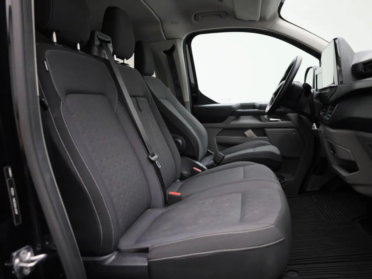 340 2.5 PHEV L2H1 Limited | 9 persoons | Adaptive Cruise | Stoelverwarming | Voorruitverwarming | Camera | Apple Carplay/Android Auto |