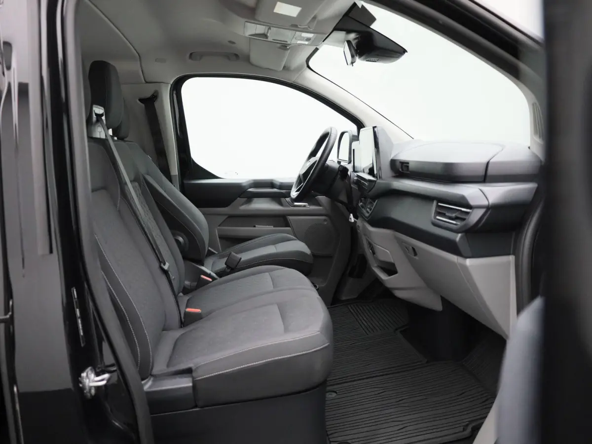 340 2.5 PHEV L2H1 Limited | 9 persoons | Adaptive Cruise | Stoelverwarming | Voorruitverwarming | Camera | Apple Carplay/Android Auto |