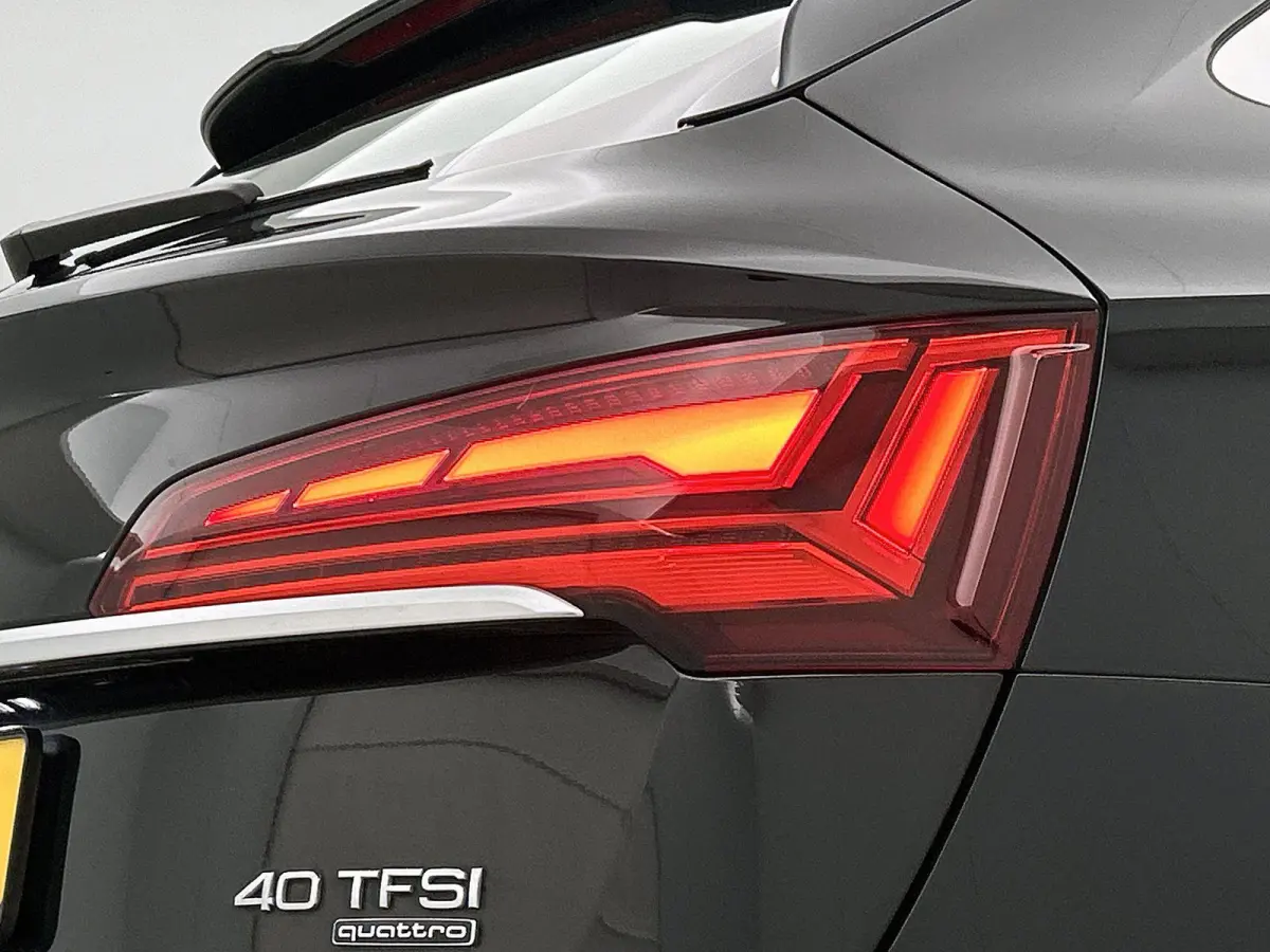40 TFSI S edition 204 PK | S-line | Panoramadak | 360 Camera | Trekhaak | Adaptive cruise control | Stoelverwarming | Navigatie | Apple Carplay | Android Auto | Lichtmetalen velgen |