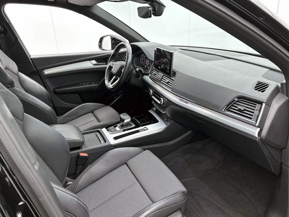 40 TFSI S edition 204 PK | S-line | Panoramadak | 360 Camera | Trekhaak | Adaptive cruise control | Stoelverwarming | Navigatie | Apple Carplay | Android Auto | Lichtmetalen velgen |
