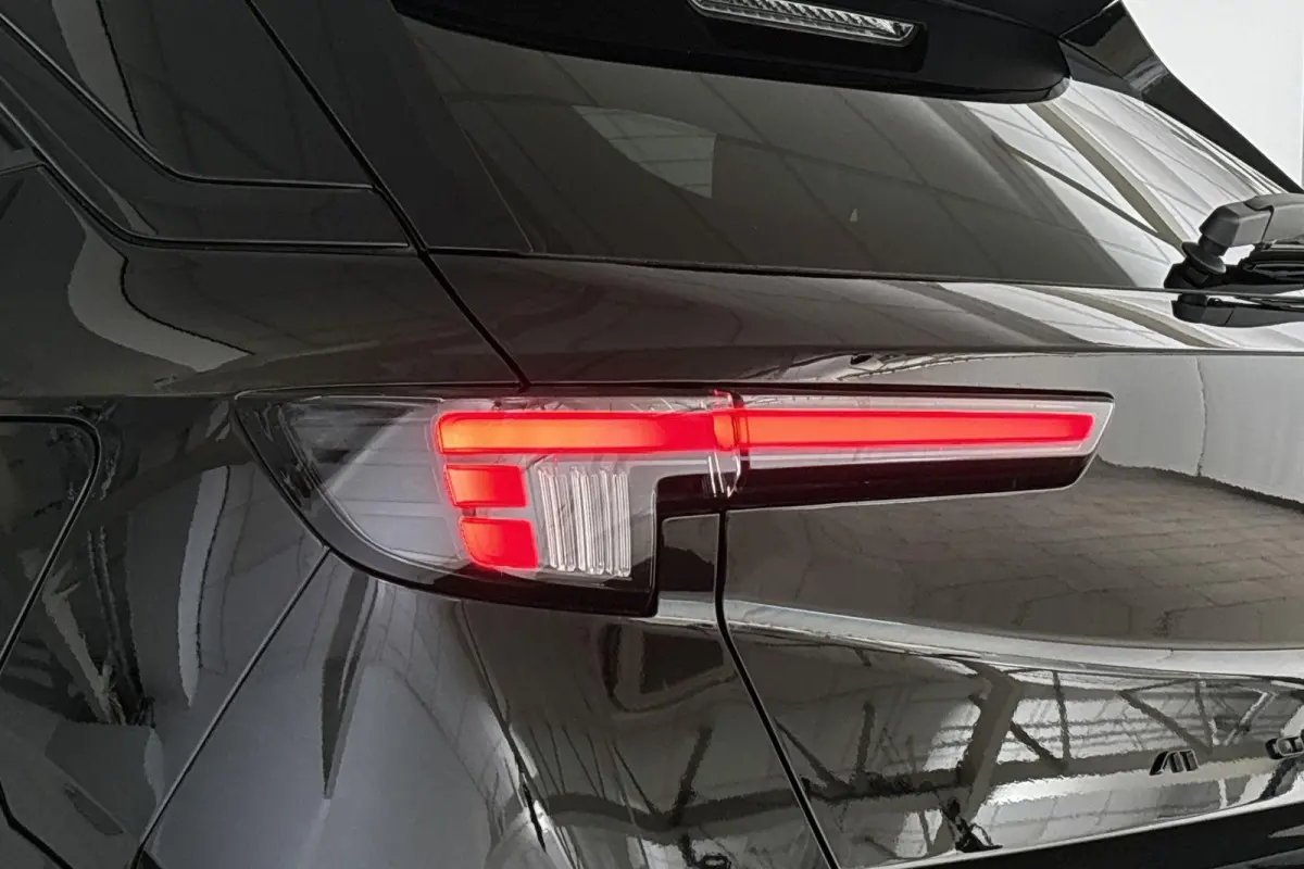 1.2 Turbo Hybrid GS Stuurverwarming Achteruitrijcamera Keyless Apple CarPlay