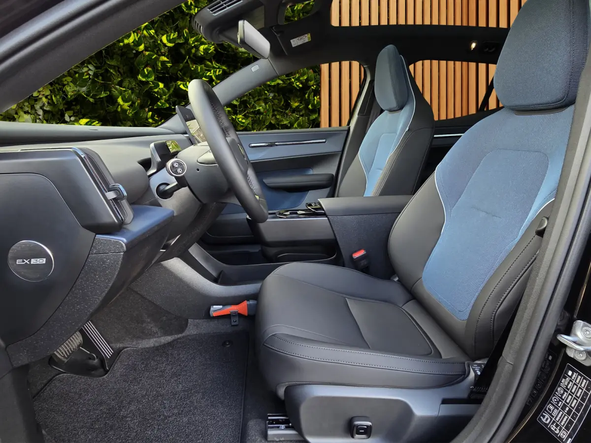 Single Motor Extended Range Ultra Black Edition Europa 69 kWh | Panoramadak | 360 Camera | Harman/Kardon | Pilot Assist